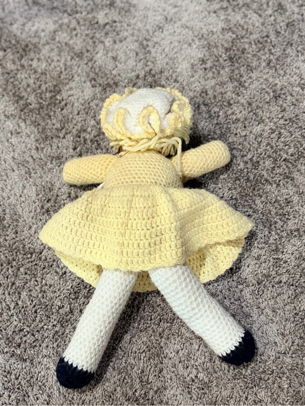 VTG 70s Handmade Crochet Doll Yellow Dress White Bib Floppy Hat &  Freckles 17”